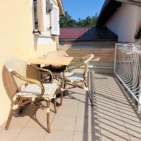 Amore House With Apartment Умаг Экстерьер фото