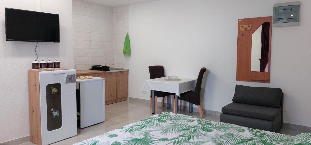 Amore House With Apartment Умаг Экстерьер фото