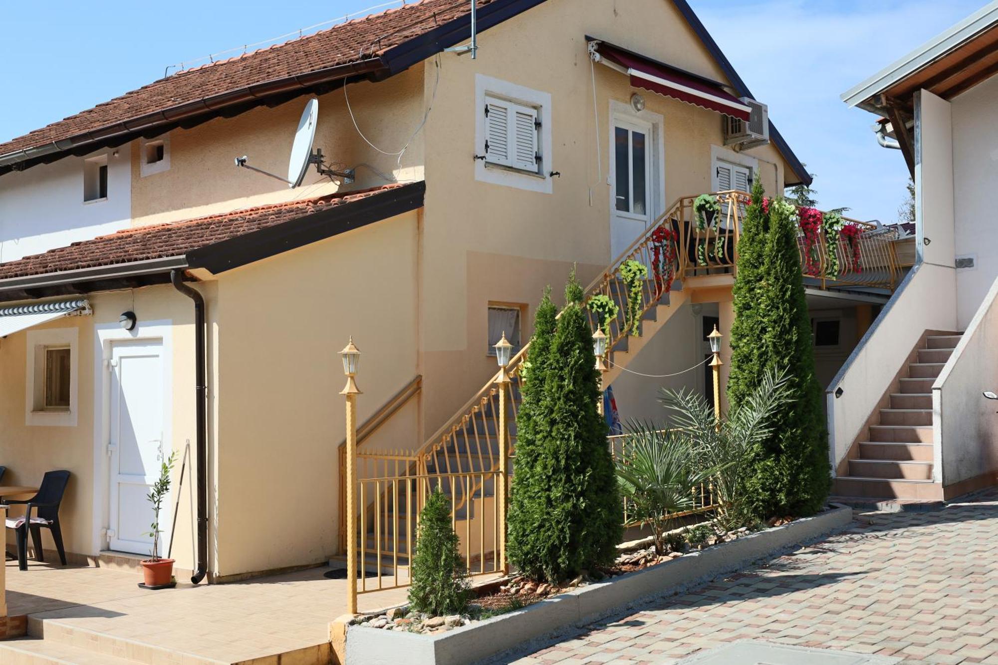 Amore House With Apartment Умаг Экстерьер фото